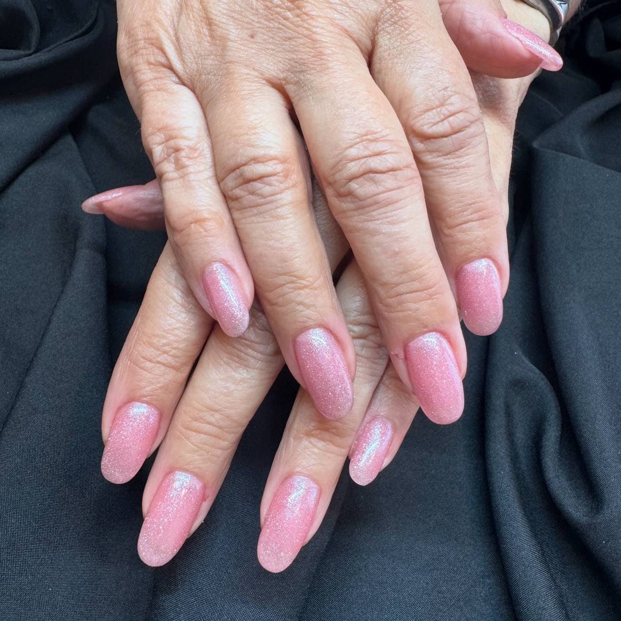 Semipermanente rosa perlato con riflessi glitter